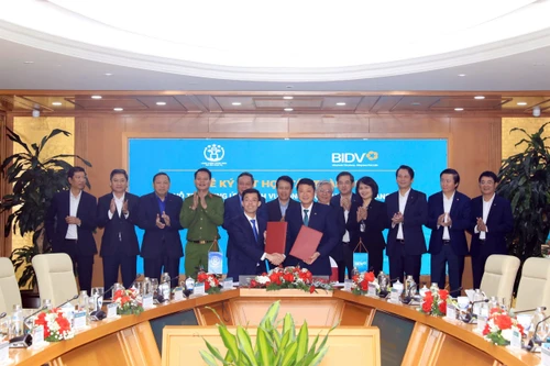 206 điểm giao dịch của BIDV ở Hà Nội thành điểm đại lý dịch vụ công trực tuyến