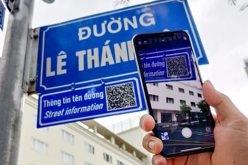 Sắp thí điểm tích hợp mã QR vào 139 biển tên đường, phố ở quận Hoàn Kiếm 