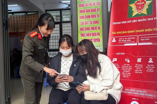 Hà Nội yêu cầu sớm sử dụng thông tin công dân thay thế sổ hộ khẩu, sổ tạm trú