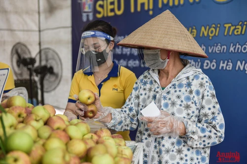 Hà Nội đảm bảo hàng hóa thế nào khi một số chợ đầu mối, siêu thị phải đóng cửa do Covid-19?