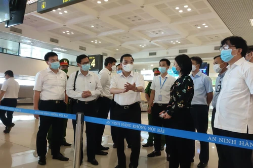 Hà Nội: Người về từ các địa phương đang giãn cách xã hội phải cách ly tập trung từ 0h ngày 22/7