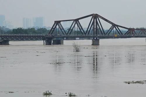 Hà Nội yêu cầu đảm bảo an toàn các công trình cầu khi nước lũ dâng cao