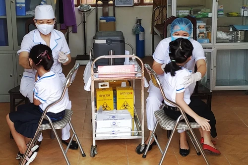 Hà Nội mở đợt tiêm vaccine Uốn ván-Bạch hầu lớn cho trẻ 7 tuổi