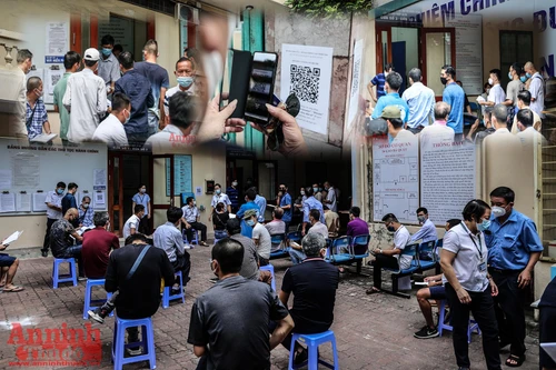 [Ảnh] Xếp hàng đổi giấy phép lái xe sau nới lỏng giãn cách, khó đảm bảo giãn cách phòng dịch