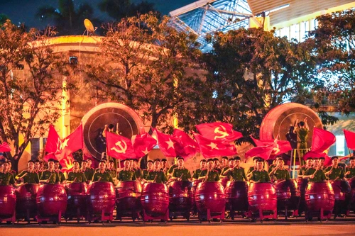 1.000 học viên Cảnh sát tổng duyệt màn trống hội, sẵn sàng hành quân vào TP Hồ Chí Minh