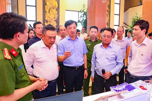 Chủ tịch Hà Nội nói về chuyển đổi số: Còn "khoán trắng" cho cán bộ tin học thì còn thất bại... 