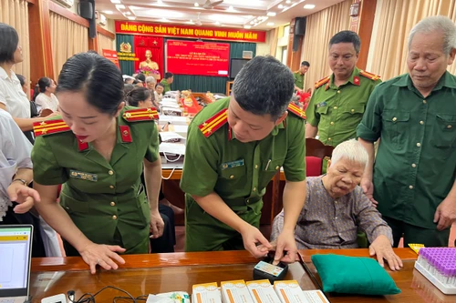 Hà Nội lấy mẫu ADN tìm thân nhân liệt sĩ chưa xác định danh tính trên toàn thành phố