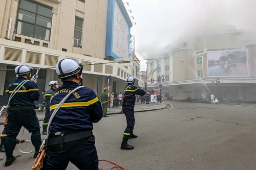 Hà Nội sẽ quy hoạch các điểm phục vụ cho máy bay chữa cháy lấy nước