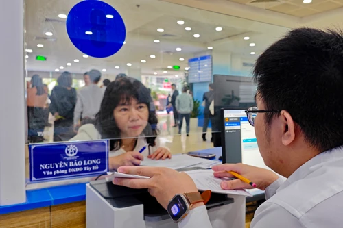 Người dân có thể thực hiện trực tuyến một số thủ tục về đất đai ở Hà Nội từ 20-5