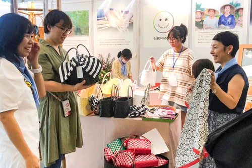 Hà Nội hỗ trợ cơ sở sản xuất tham gia hội chợ hàng thủ công mỹ nghệ ở nước ngoài