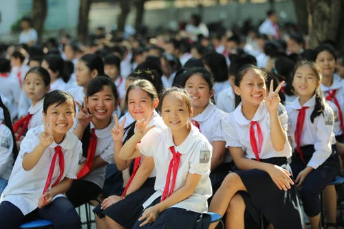 Chủ tịch Hà Nội chỉ đạo bổ sung biên chế giáo viên để đảm bảo dạy học 2 buổi/ngày