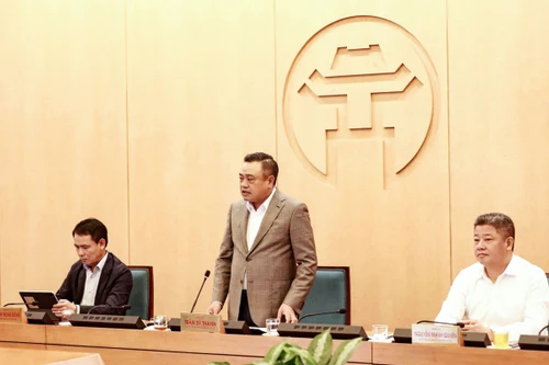 Chủ tịch UBND TP Hà Nội chủ trì họp tháo gỡ khó khăn, đẩy nhanh tiến độ một số dự án lớn