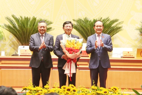 Ông Trần Đức Hoạt được bầu làm Ủy viên UBND TP Hà Nội