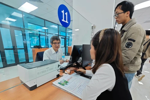 Hà Nội kiểm tra việc chậm, muộn thủ tục hành chính về đất đai ở các xã, phường 