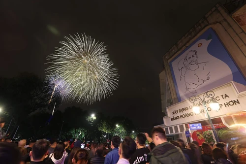 Chi tiết 30 điểm bắn pháo hoa Tết Nguyên đán Giáp thìn 2024 ở Hà Nội