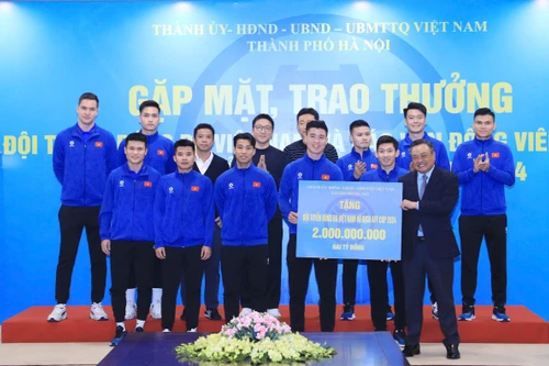 Chủ tịch Hà Nội gặp gỡ, chúc mừng Đội tuyển Bóng đá Việt Nam vô địch ASEAN Cup 2024