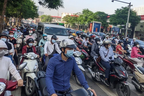 Hà Nội nghiên cứu hỗ trợ tối đa thu đổi 450.000 xe máy chạy xăng trong Vành đai 1