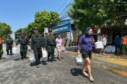 Hà Nội bổ sung 20 tỷ đồng ngân sách cho 2 xã ngập nặng, yêu cầu tuyệt đối không để xảy ra thiệt hại về người