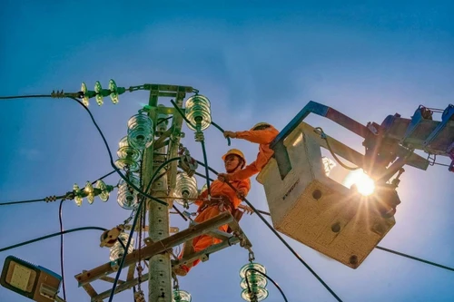 Hà Nội yêu cầu đảm bảo cung ứng điện bằng mọi biện pháp trong cao điểm 2024