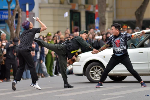 UBND TP Hà Nội tặng bằng khen 3 cán bộ Công an Thủ đô