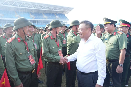 Chủ tịch Hà Nội Trần Sỹ Thanh thăm, động viên lực lượng tham gia diễu binh, diễu hành 