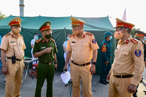 Video: Phó Giám đốc CATP Hà Nội khuyến cáo người dân 3 việc cần làm khi qua chốt kiểm dịch vào Thủ đô