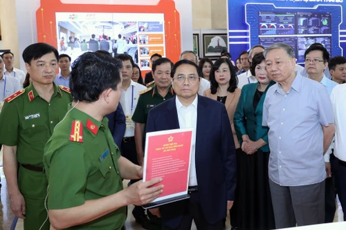 Thủ tướng yêu cầu đến cuối năm 2023 có ít nhất 20 triệu dân sử dụng VNeID 