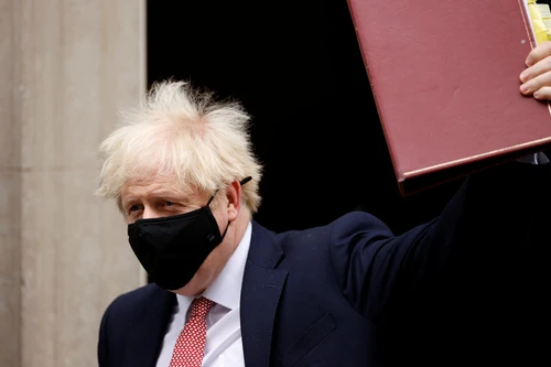 Thủ tướng Anh có thể từ chức vì… lương thấp