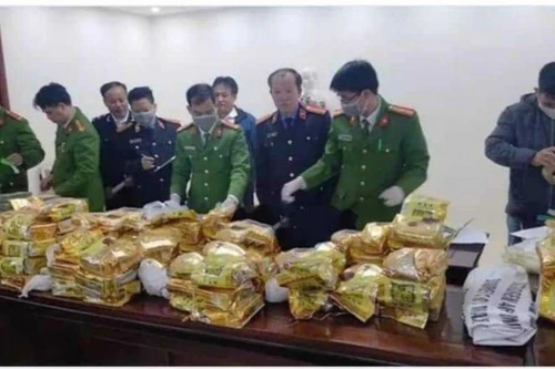 [Tin nhanh sáng 10-12-2020] Bắt giữ nhóm chở 8 bao tải nghi chứa hàng trăm kg ma túy