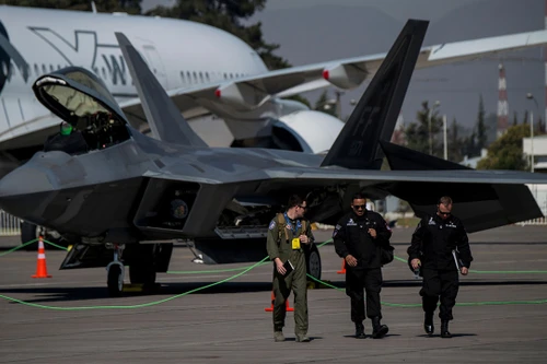 Trung Quốc nói sẽ có phản ứng cần thiết nếu Mỹ bán vũ khí cho Đài Loan