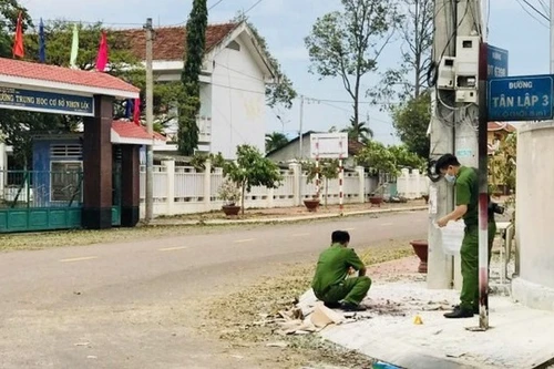 [Tin nhanh sáng 1-11-2020] Chém vợ chồng thông gia rồi tẩm xăng tự thiêu