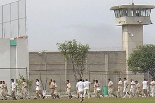 Mexico bất ngờ đóng cửa trại giam mà “trùm El Chapo” từng vượt ngục