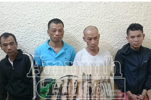 Án mạng xuất phát từ cái "nhìn đểu"