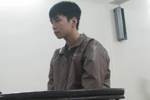 Bị phát hiện, tên trộm điên cuồng "xả" dao lên đầu người phụ nữ