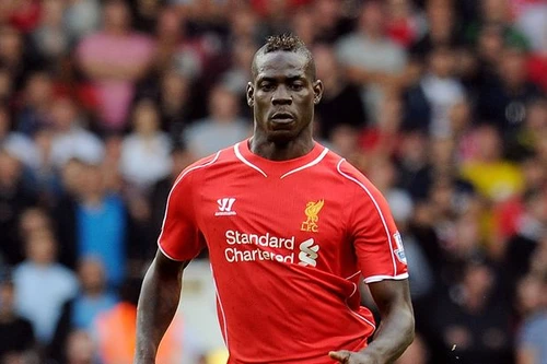 Chuyện lạ: Mario Balotelli bị kết tội phân biệt chủng tộc