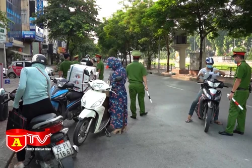 Nhiều lý do biện minh cho vi phạm khi ra đường trong thời gian giãn cách xã hội 