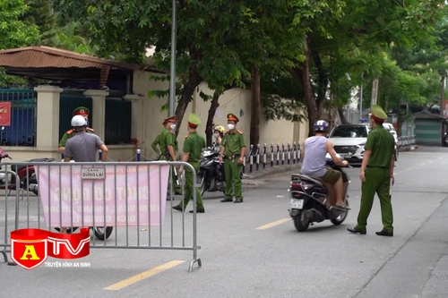 Một ngày làm việc tại các chốt kiểm soát, phòng chống dịch Covid -19