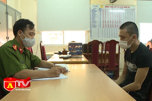 Bán tranh xong, mất 300 triệu đồng trong tài khoản ngân hàng