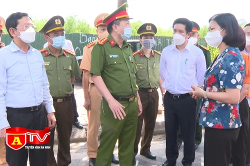 Phó bí thư Thường trực Thành ủy Hà Nội kiểm tra, động viên lực lượng Công an phòng chống dịch Covid