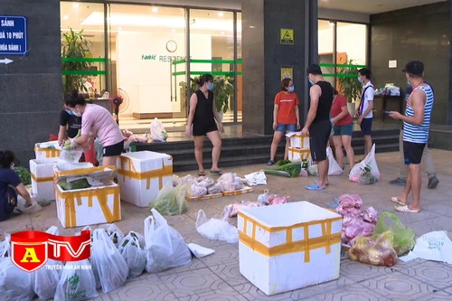 Nhân rộng mô hình "đi chợ hộ" tại khu chung cư