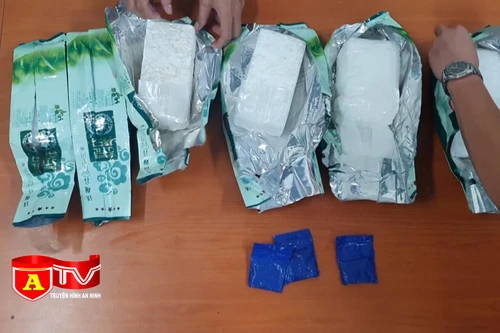 Triệt phá đường dây lợi dụng xe luồng xanh vận chuyển ma tuý 