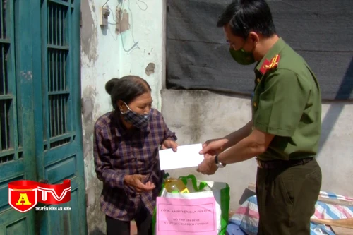 Ấm lòng người dân chịu ảnh hưởng của dịch bệnh Covid-19