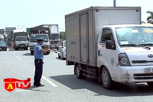 Hà Nội cần thêm các bãi đỗ xe để giảm tải cho chốt kiểm dịch 