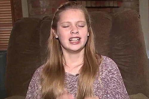 Cô bé mắc chứng bệnh lạ, hắt hơi 12.000 lần mỗi ngày