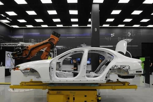 Lộ ảnh toàn bộ "khung xương" của Mercedes-Benz E-Class