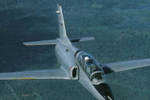 Trung Quốc đẩy mạnh bán máy bay quân sự cho các nước châu Phi