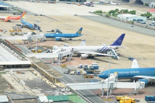 Vay nợ bằng đồng Yên, Tổng Công ty Cảng hàng không thua lỗ