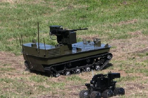 Nga chế tạo siêu máy tính mới có thể điều khiển một đội quân robot