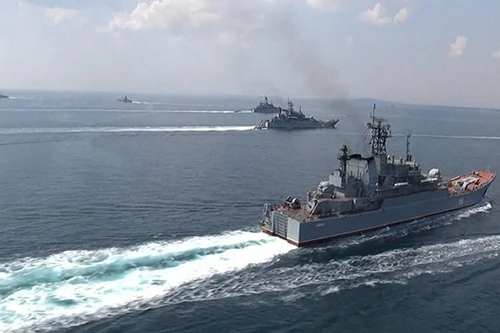 Mỹ điều máy bay trinh sát "rình mò" hệ thống phòng thủ Crimea