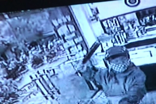 CAQ Hai Bà Trưng bắt khẩn cấp tên cướp tiệm vàng